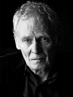 卡尔·约翰逊头像