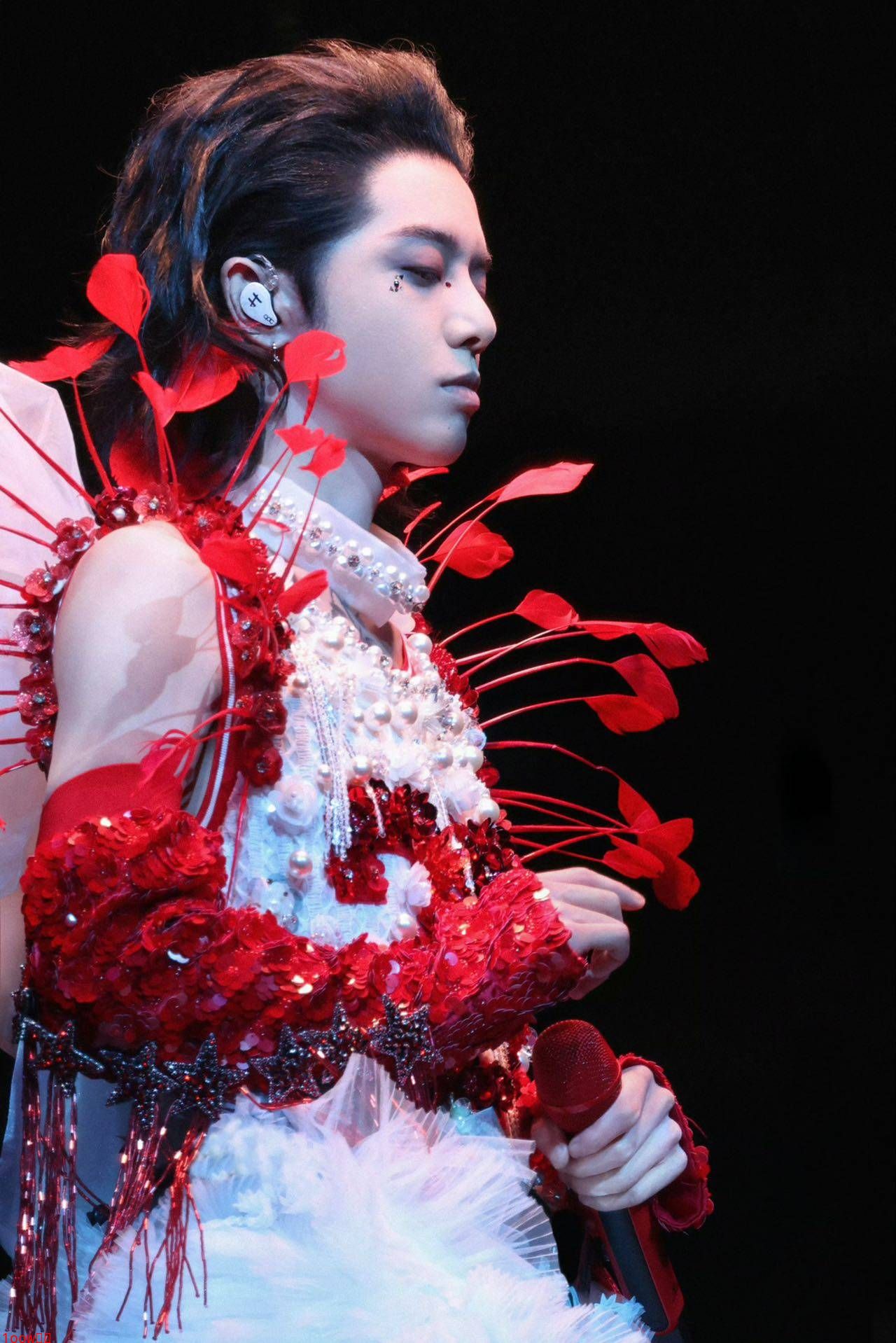 华晨宇火星演唱会苏州站连唱三晚 万人狂欢共度浪漫七夕封面图