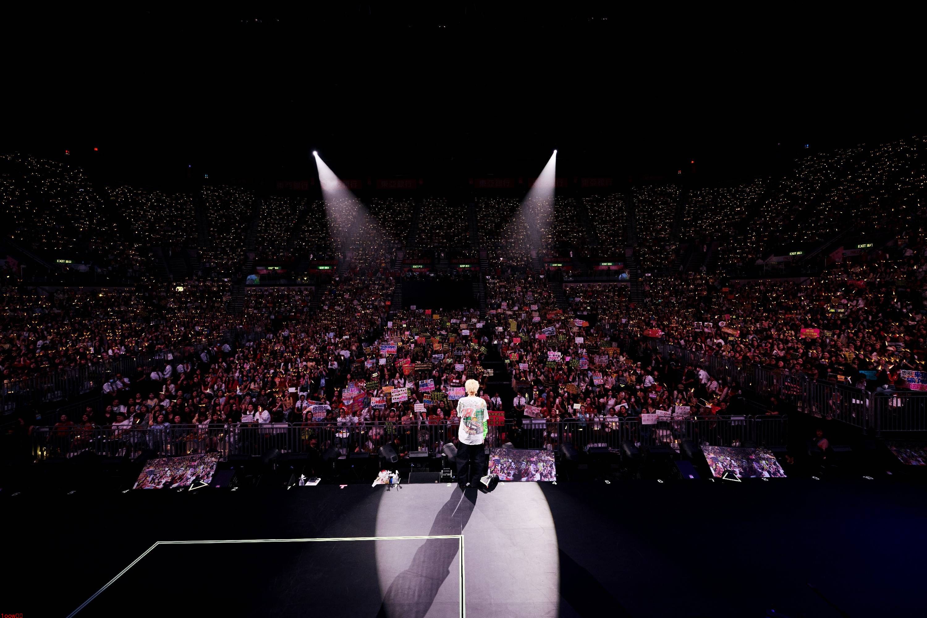 2025鹿晗Season4亚洲巡演-维港星辰下圆满收官！封面图