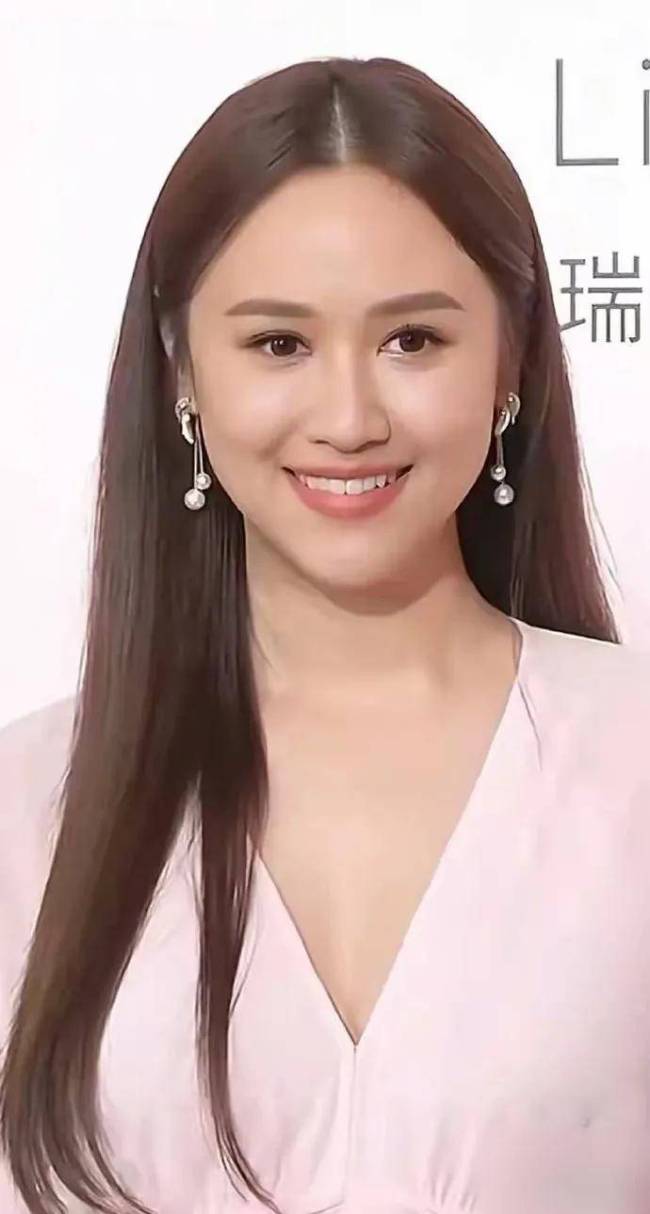 吴姗儒回应被传转卖公关品：没得解释因为没有这事