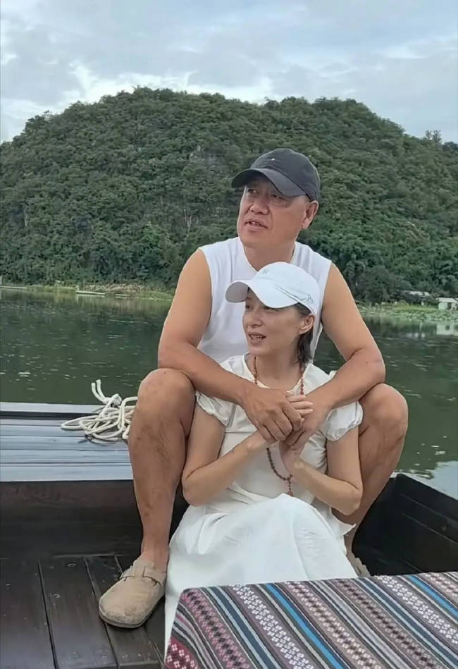49岁可云扮演者现状曝光 和导演老公游云南超甜蜜