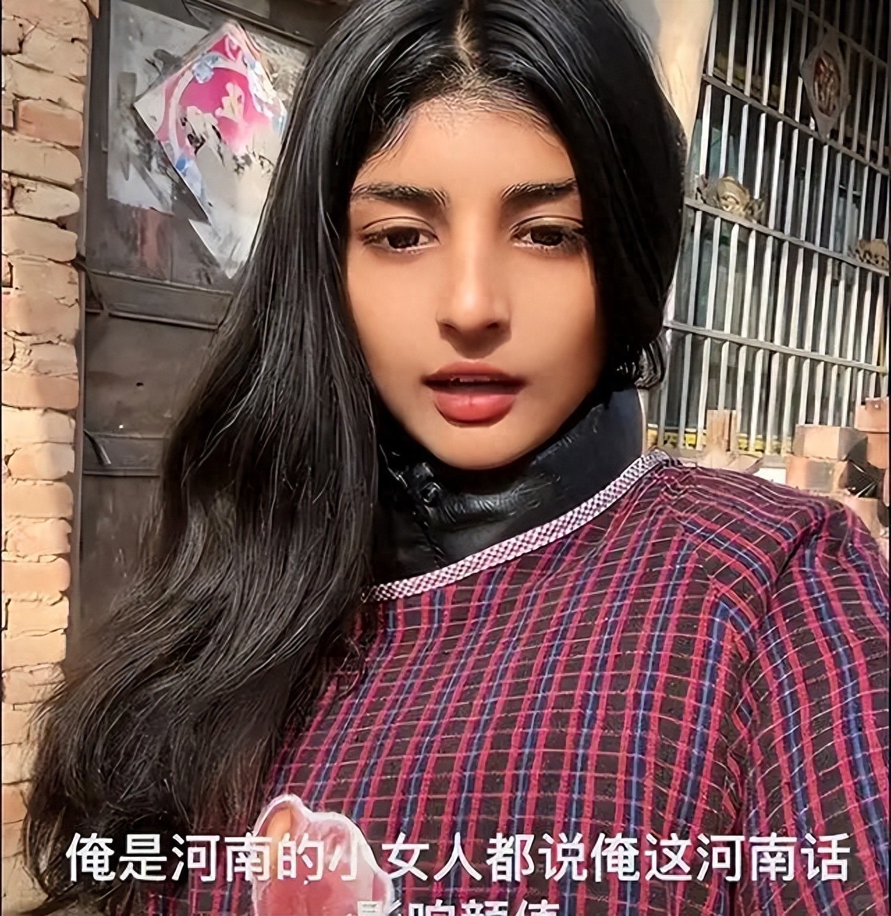 吃相难看！火上央视的百万中东网红，结婚带货被封，现场满是主播封面图