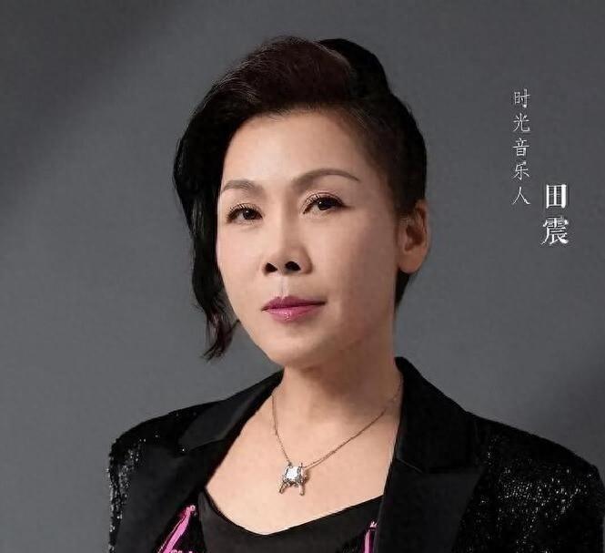 田震否认移民澳洲，晒护照是中国籍，多年隐情曝光，原来误会她了封面图