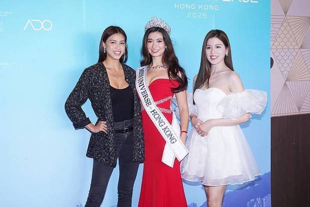 搜狐娱乐讯（图/视觉中国） 近日，2025环球小姐香港区初选面试进行中，现场佳丽云集多才多艺。2024环球小姐三甲姚祖恩、甄荞、雷庄儿作为评审出席。