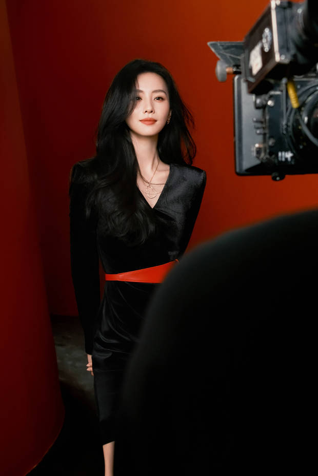 刘诗诗体态优美。