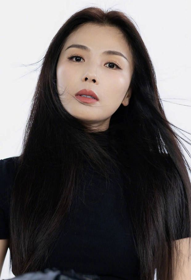 刘涛的皮肤光滑白嫩，保养有方。