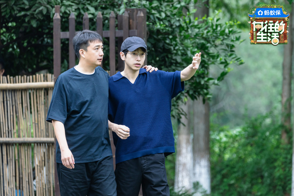 《向往8》收官录制，刘宪华归队6人首次合体，回忆杀能换回收视率？封面图