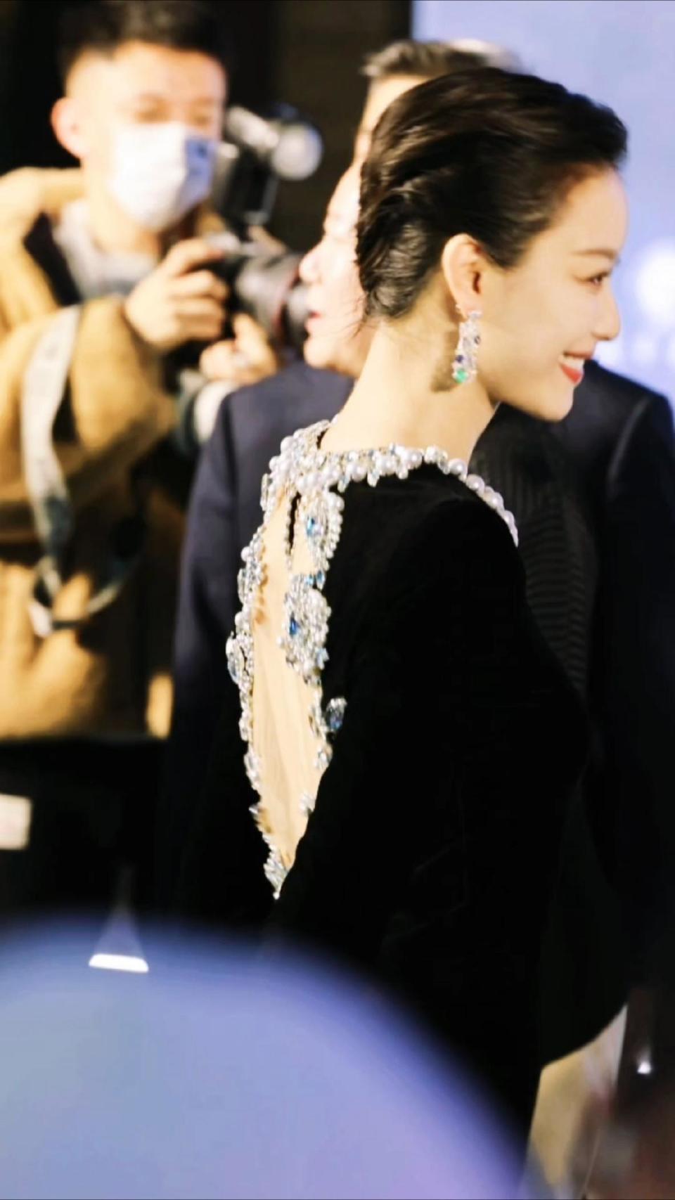 分手7年，官媒高调官宣倪妮喜讯，成为前男友井柏然高攀不起的存在封面图