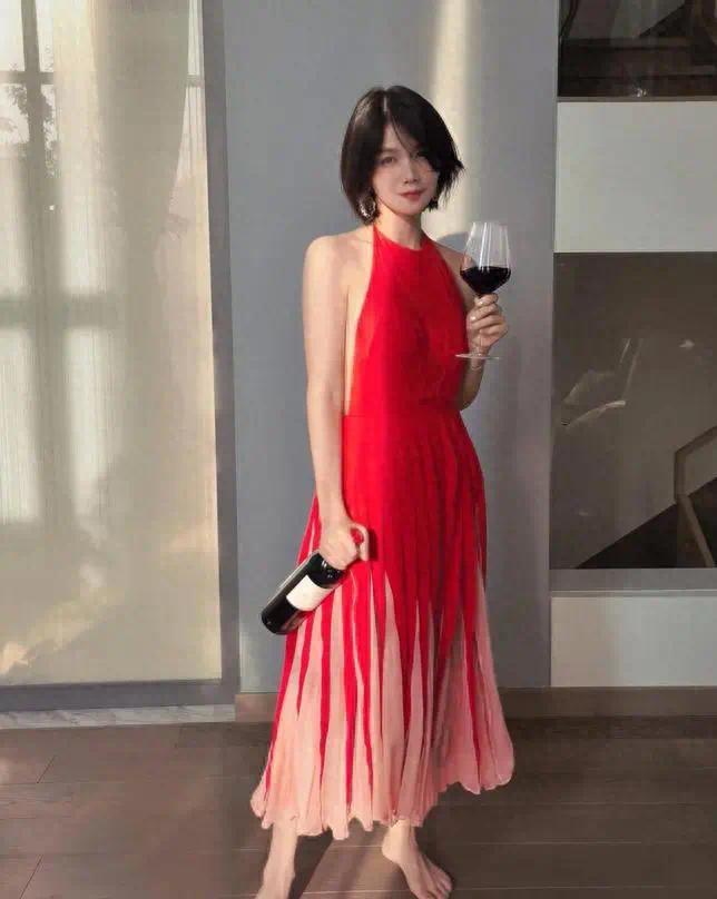 陈思诚曾深爱的女人，王凯迷恋她，离婚成单亲妈妈后却依旧迷人封面图