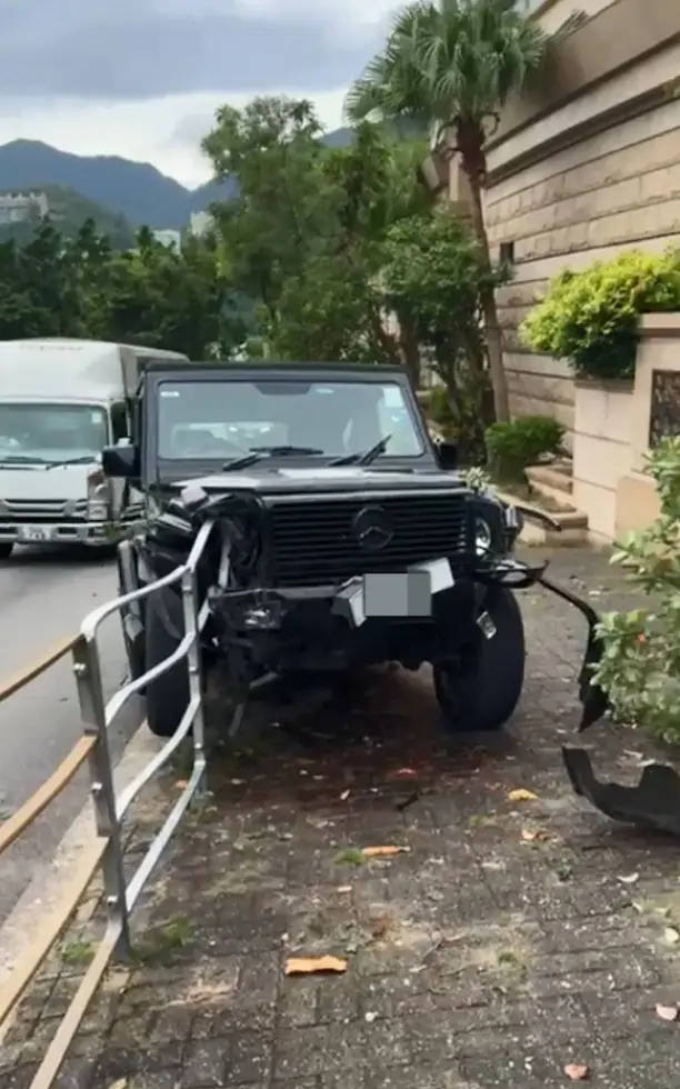 港媒曝陈可辛为躲狗发生车祸 警方正调查意外原因