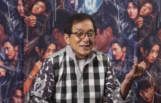 成龙谈71岁感受：有时一早起来会有受伤的感觉