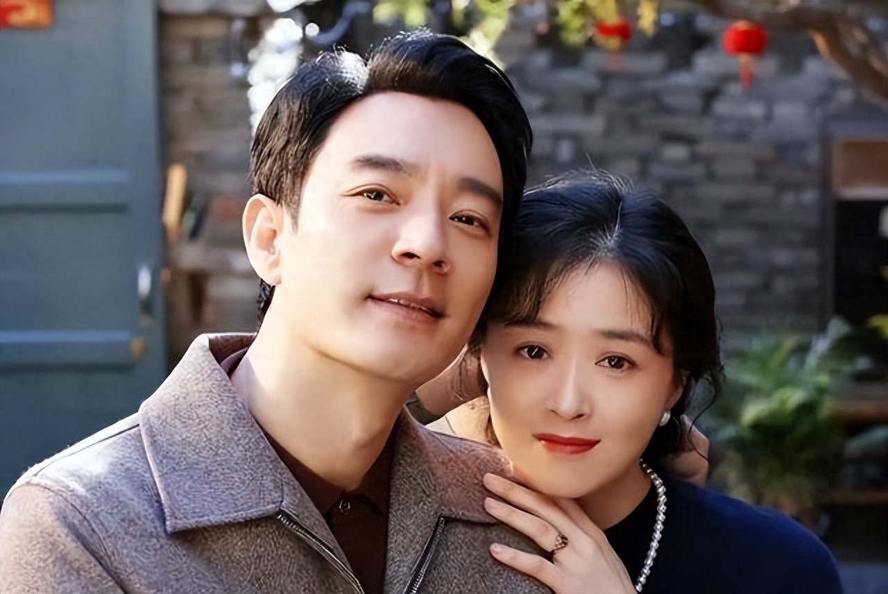 背叛郝蕾15年后，他娶了小12岁的学妹，如今43岁和蒋欣演戏爆火封面图