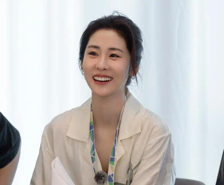 顶不住了！张碧晨被曝3大实锤，下一个凉的是谁？封面图