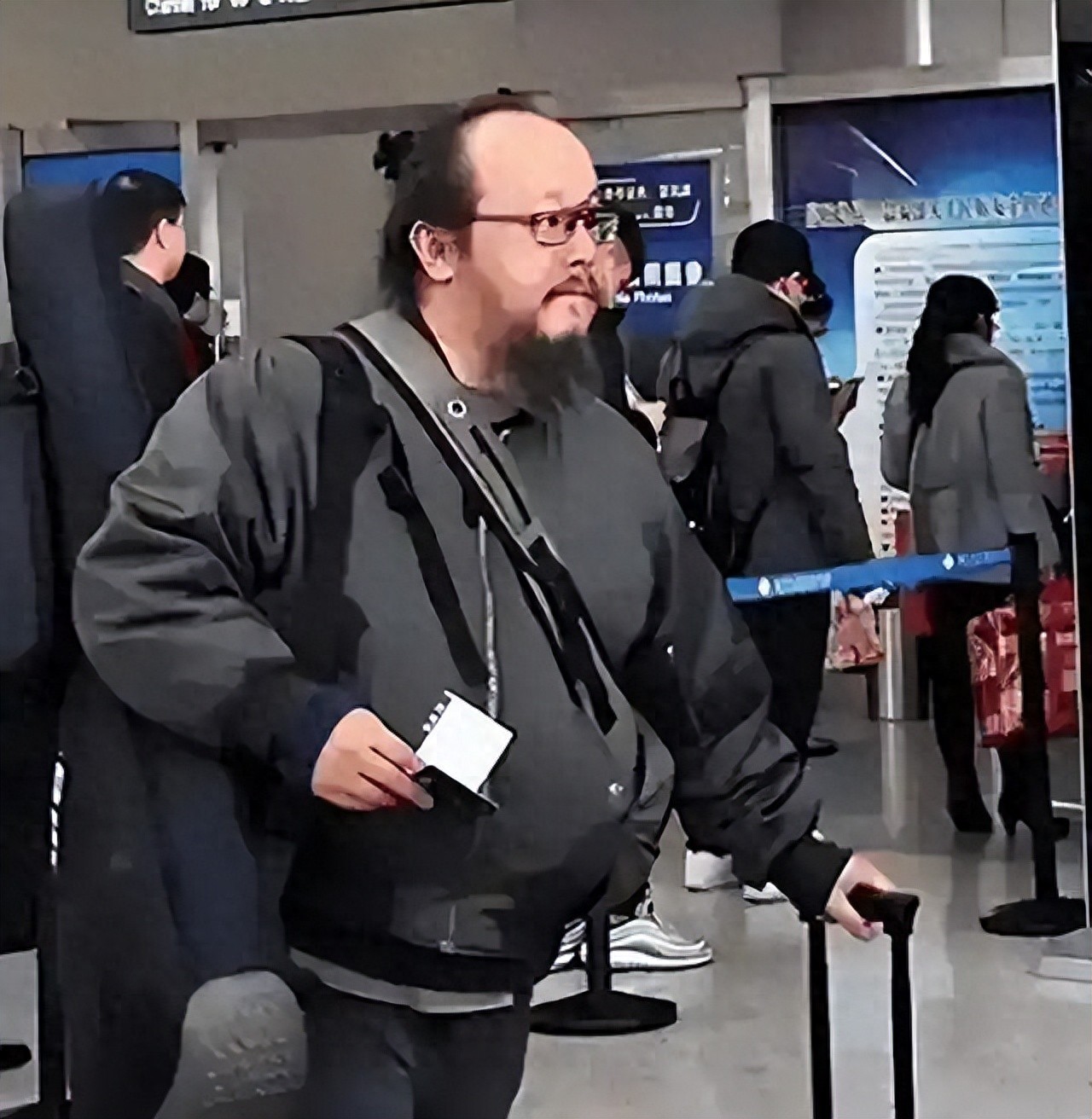 王菲前夫窦唯：潦倒落魄只是表象，北京二环四合院才是真底气！封面图