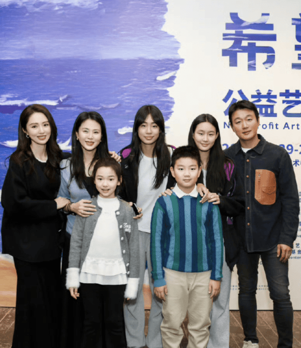 小酒窝佟大为儿子一起做公益！互动温馨感拉满封面图