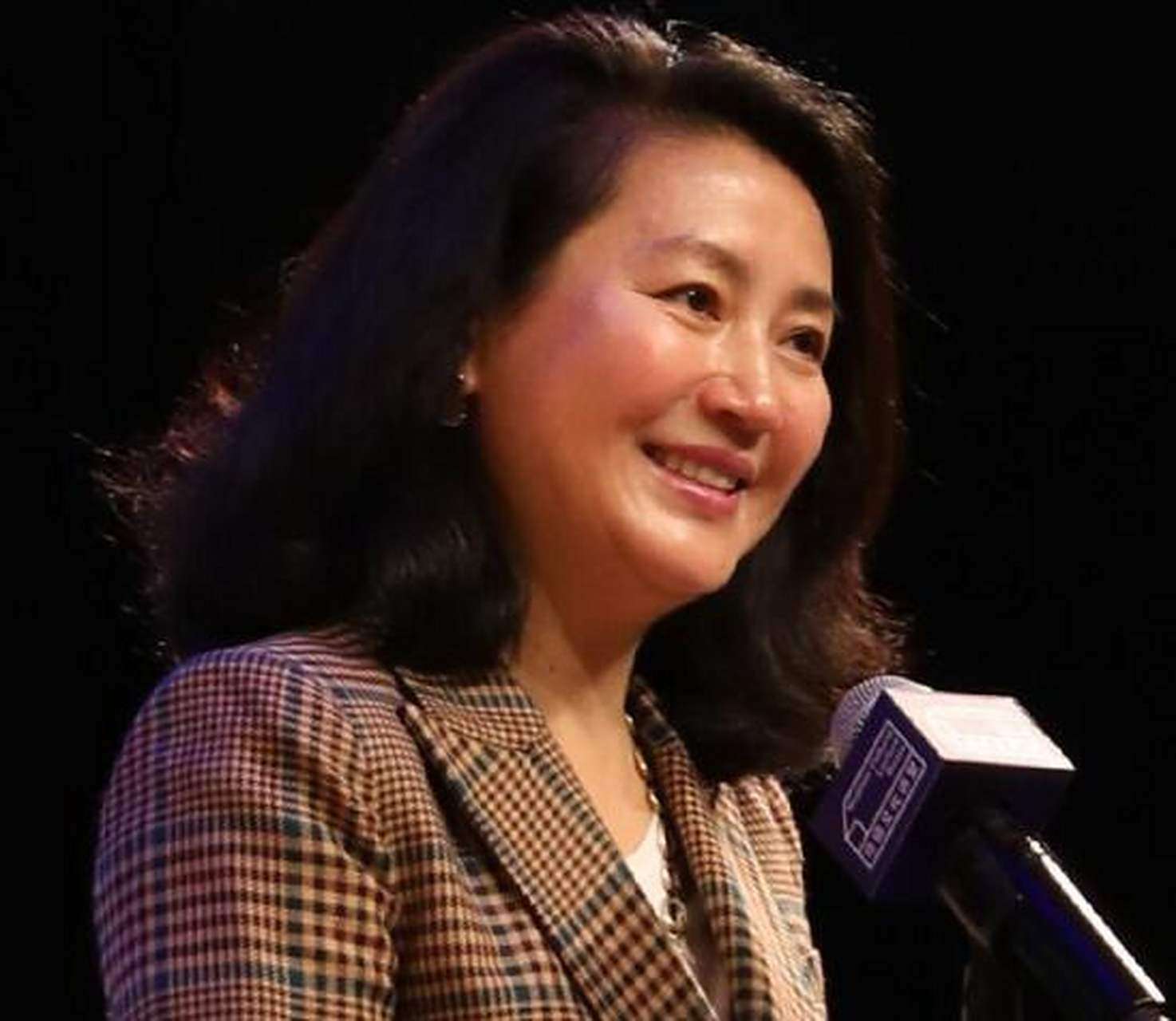 57岁王小丫近照认不出：满脸皱纹似老太，曾因工作太拼患尿毒症封面图