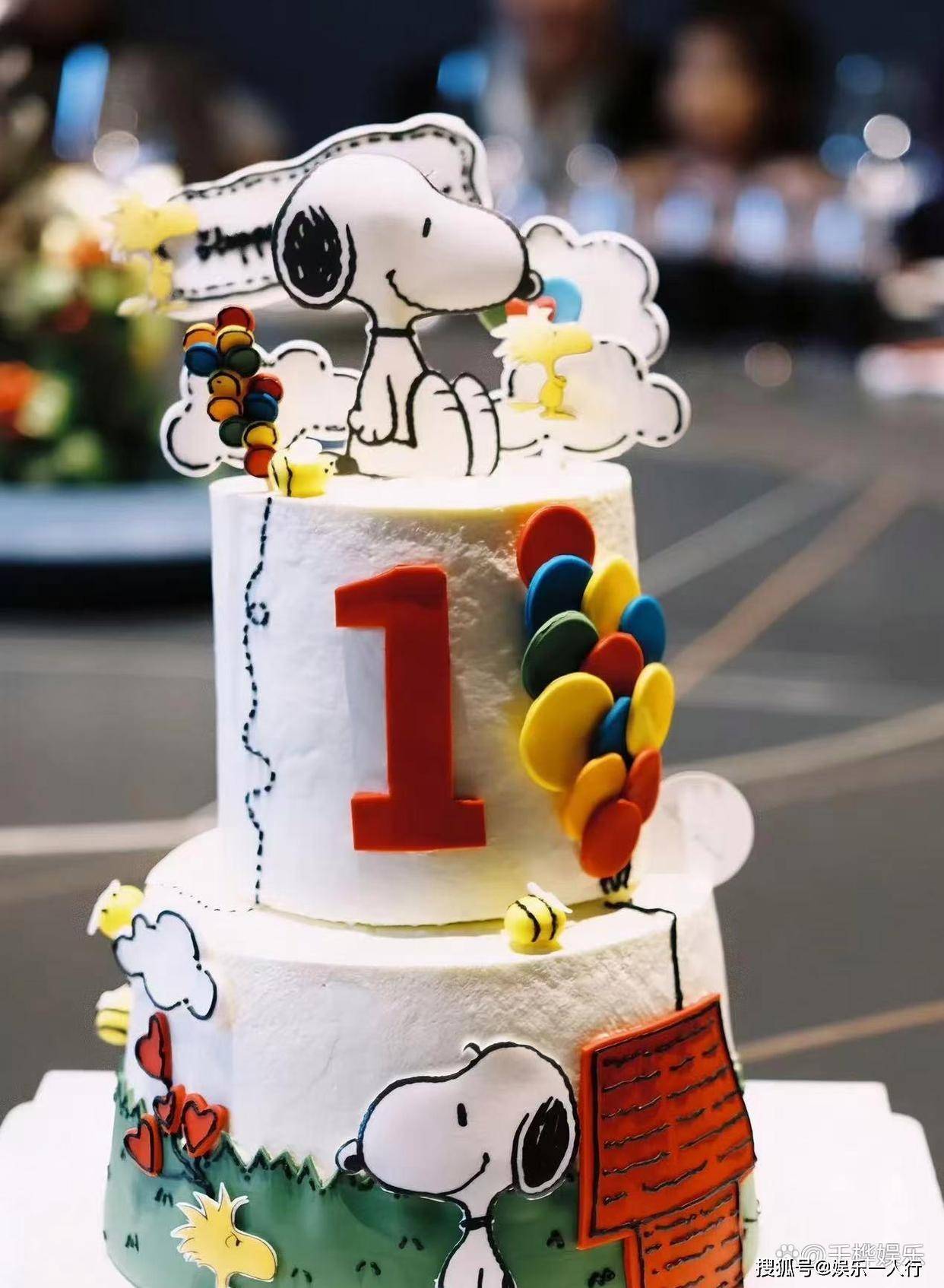 Baby送金手镯让黄晓明全家点赞！小海绵帮忙牵线，表弟媳发文感谢baby封面图