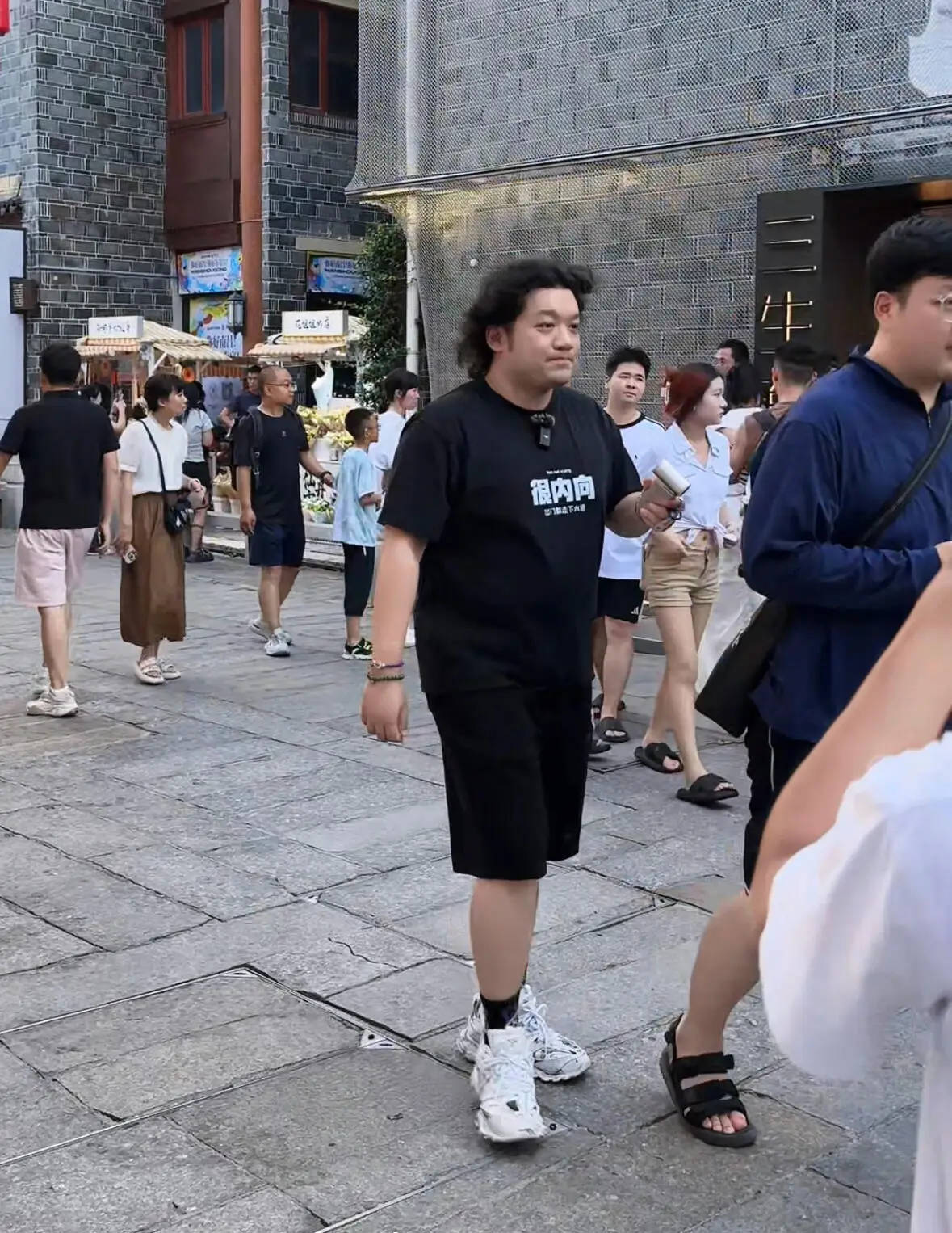 尤浩然近照流出，网友调侃《家有儿女》小雨秒变暴雨封面图