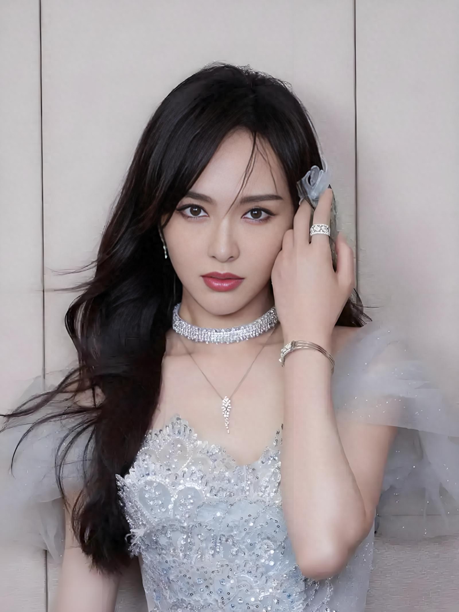 结婚6年后，再看41岁唐嫣现状，才明白罗晋为什么放弃苗圃选择她封面图