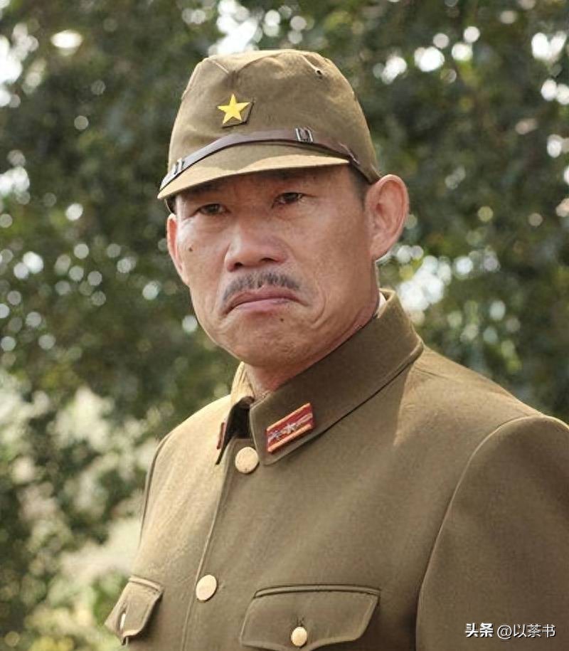 他是鬼子专业户，女儿因他演鬼子相亲被拒绝，愧疚直言对不住女儿封面图