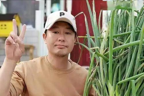 家暴、性侵、漏税丑闻仅10个月，张颂文竟因一个举动再次口碑飙升封面图