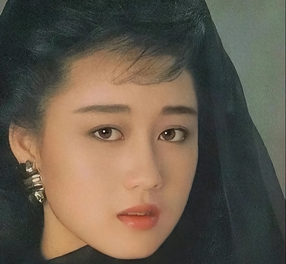 岁月不饶人, 看了61岁李连杰和利智的合照, 他们早已老的让人不敢认封面图