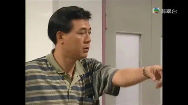 TVB老戏骨续约后获公司安排连拍两剧，曾三度被挖角，誓死效忠TVB不离巢封面图