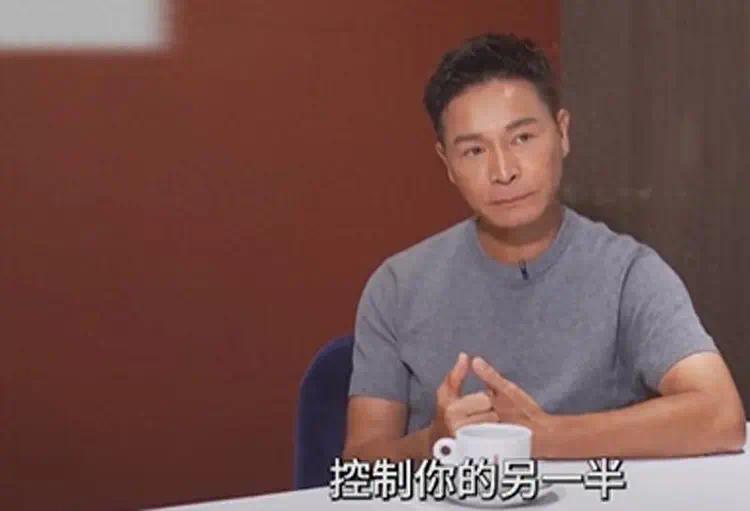 离婚17个后，郭晋安首度承认控制欲强愧对前妻，61岁不排斥新恋情封面图